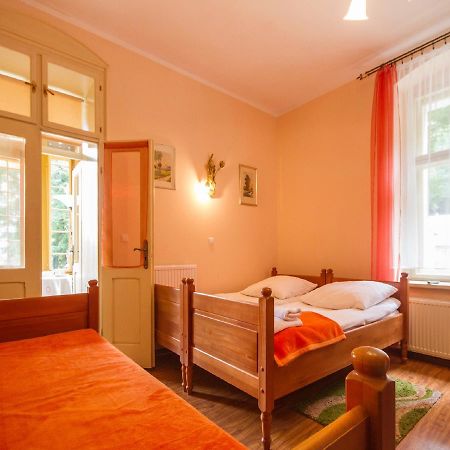 Bed and Breakfast Willa Jagniatkow Экстерьер фото