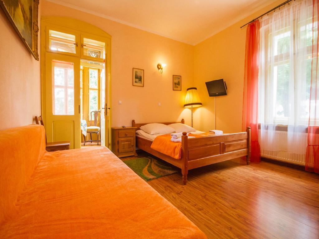 Bed and Breakfast Willa Jagniatkow Экстерьер фото