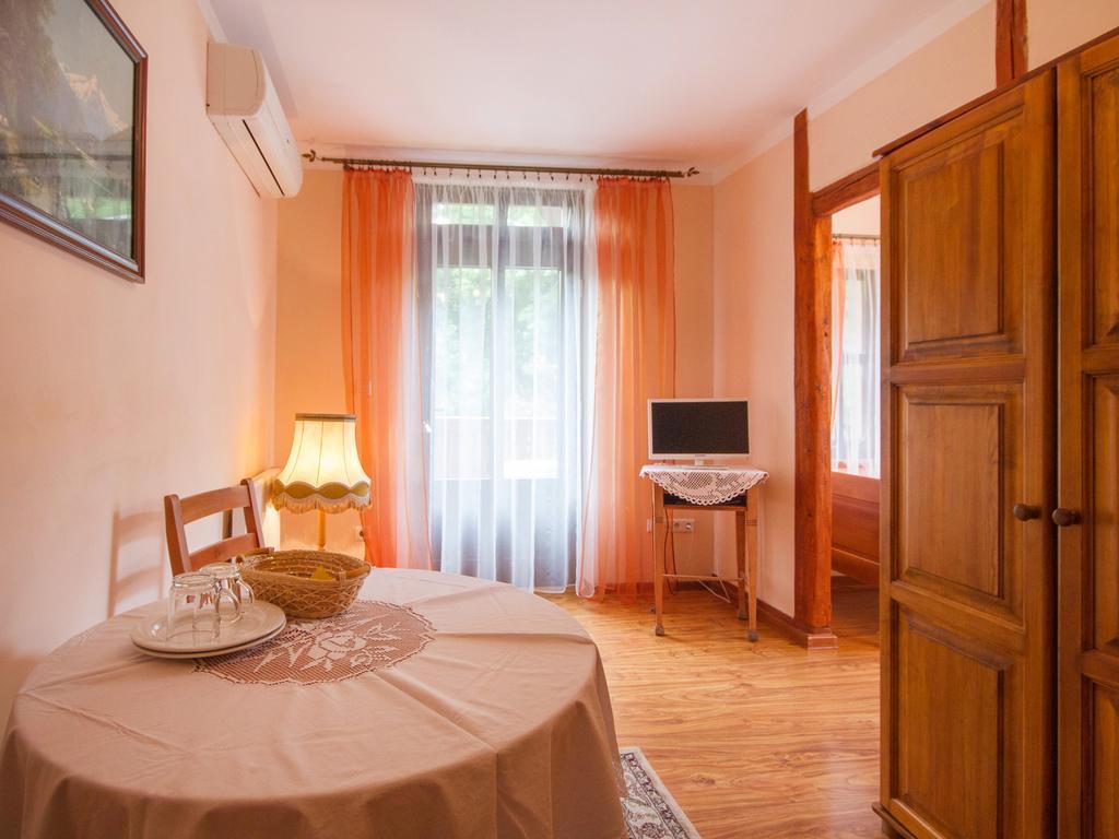 Bed and Breakfast Willa Jagniatkow Экстерьер фото