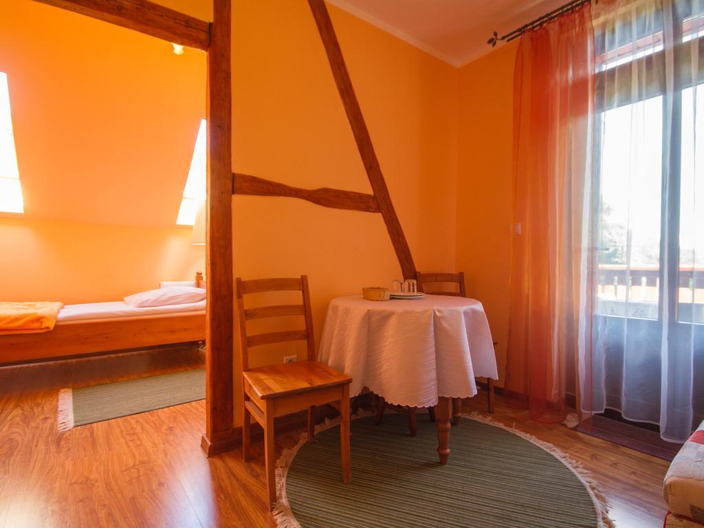 Bed and Breakfast Willa Jagniatkow Экстерьер фото