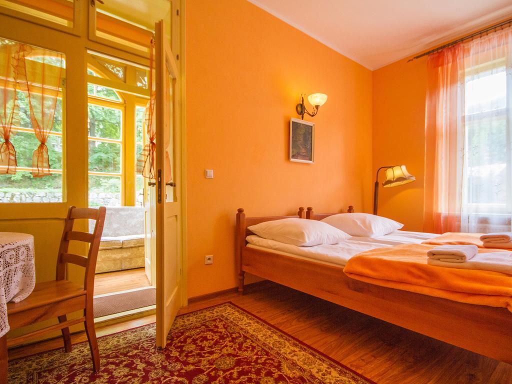 Bed and Breakfast Willa Jagniatkow Экстерьер фото