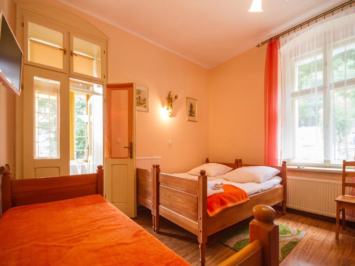 Bed and Breakfast Willa Jagniatkow Экстерьер фото